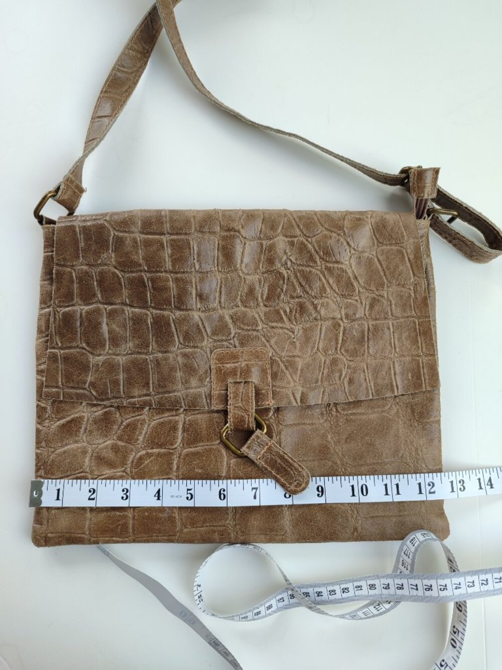 Vintage Italian Taupe genuine Leather Croc Embossed Messenger Bag - Picture 7 of 10